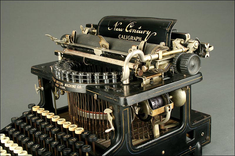 Máquinas de escribir inglesas antiguas tradicionales, máquinas de escribir  vintage para uso normal, máquinas de escribir antiguas con acabado vintage