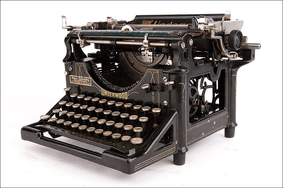 Máquina de escribir vintage, años 70 en venta en Pamono